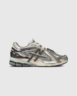 New Balance 1906A Silver Metallic- Sneakers