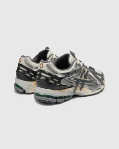 New Balance 1906A Silver Metallic- Sneakers