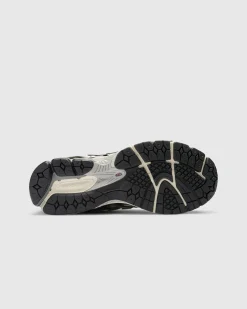 New Balance 1906A Silver Metallic- Sneakers