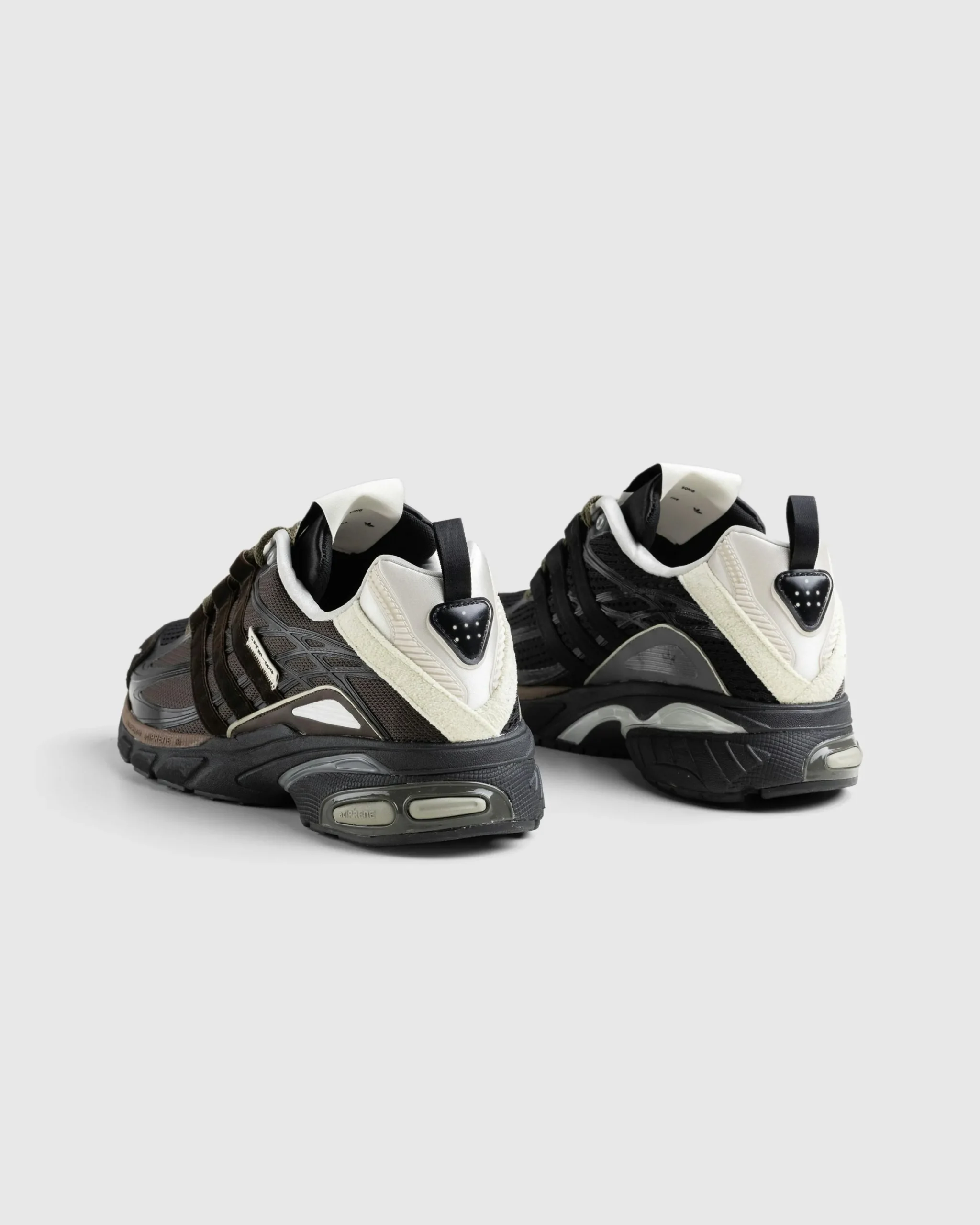 adidas Adistar Cushion Core Black/Dark Brown/Earth Strata- Sneakers