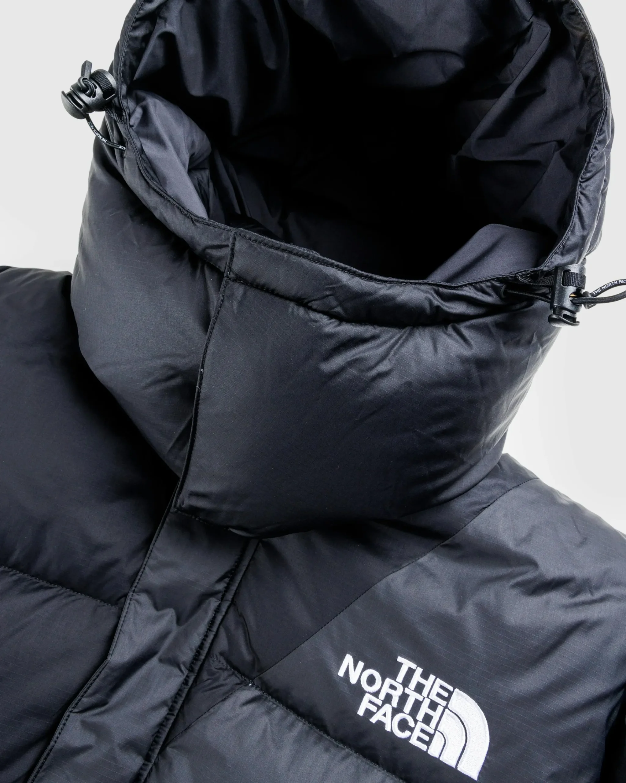 The North Face M TNF x Yinka Ilori Down Puffer Jacket TNF Black/Asphalt Grey- Outerwear
