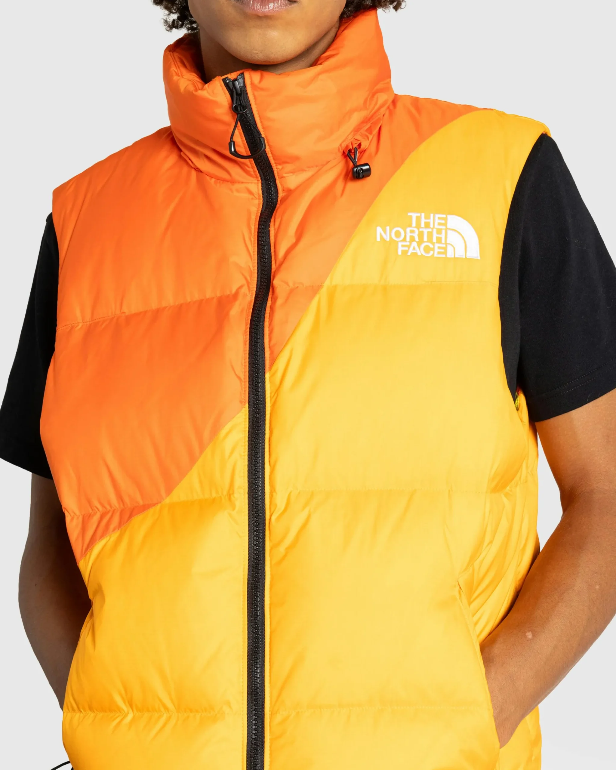 The North Face M TNF x Yinka Ilori Down Vest Red Orange/Apricot Glaze- Outerwear