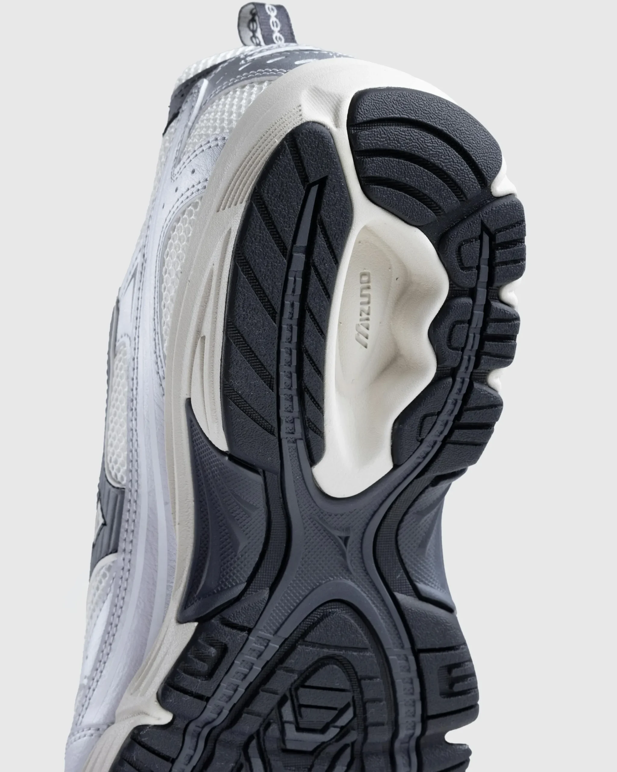 Mizuno MXR Snow White/Magnet/Silver- Sneakers