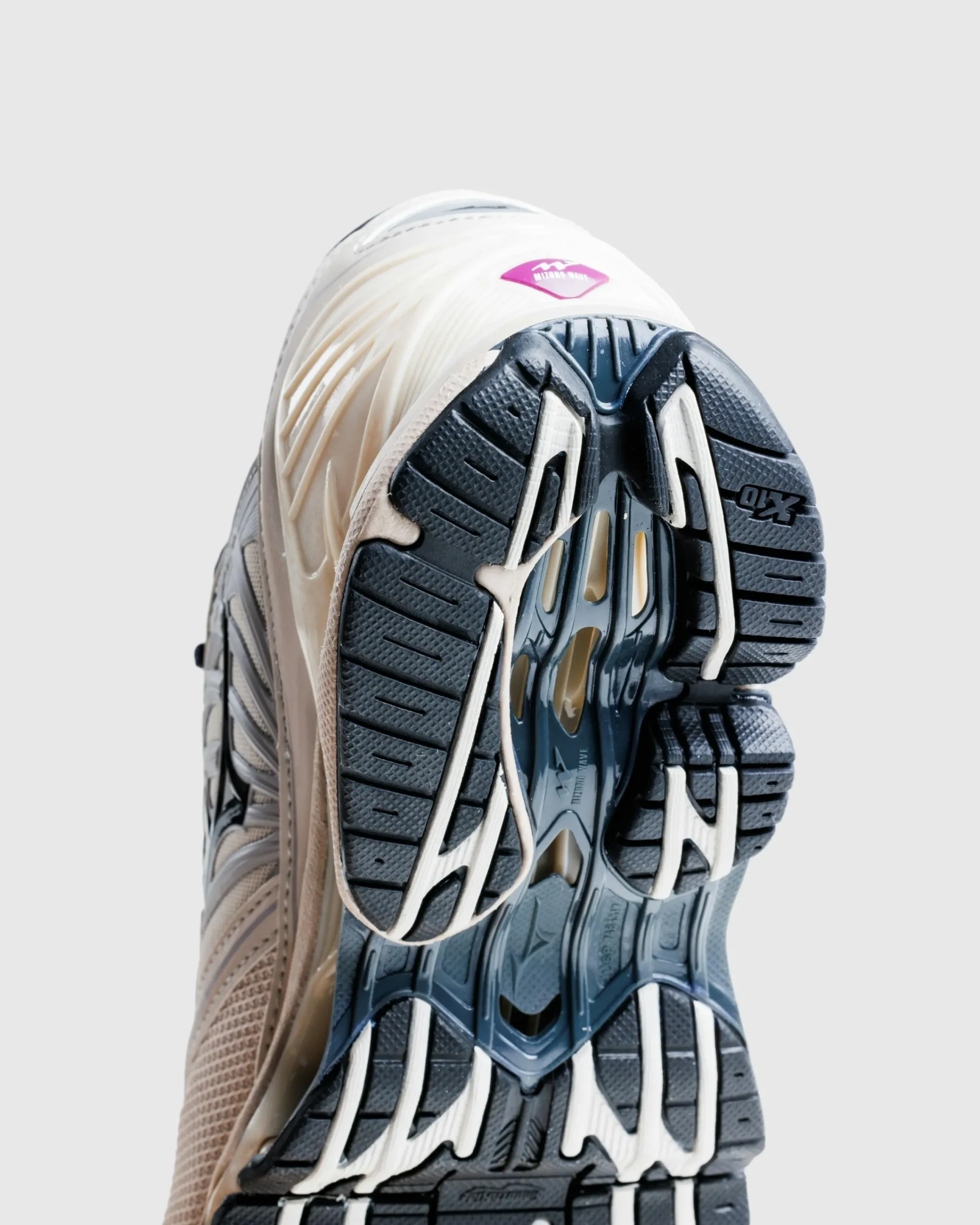 Mizuno Wave Prophecy LS Silver Cloud/Black/Opal Grey- Sneakers