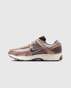 Nike Zoom Vomero 5 Dusted Clay/Earth-Platinum Violet- Sneakers